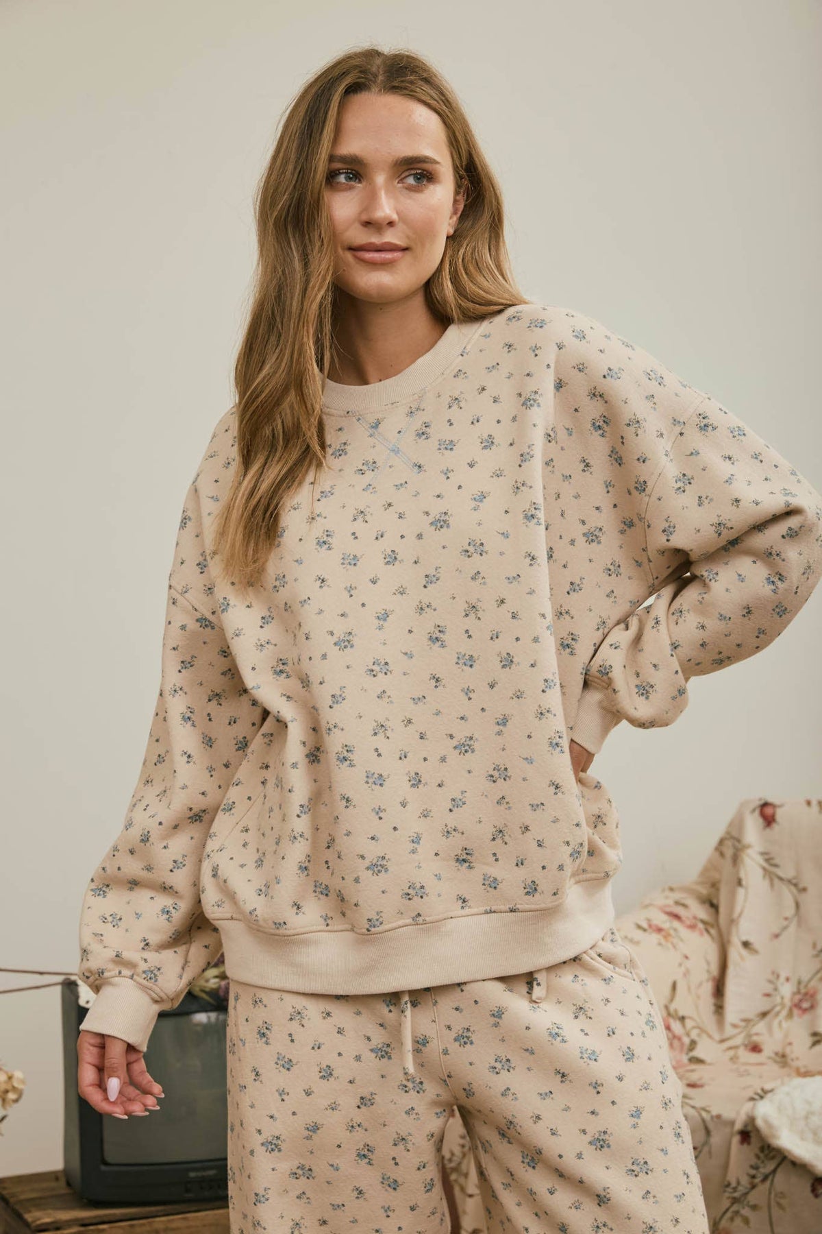 DITSY FLORAL BOXY CREW NECK SWEATSHIRT