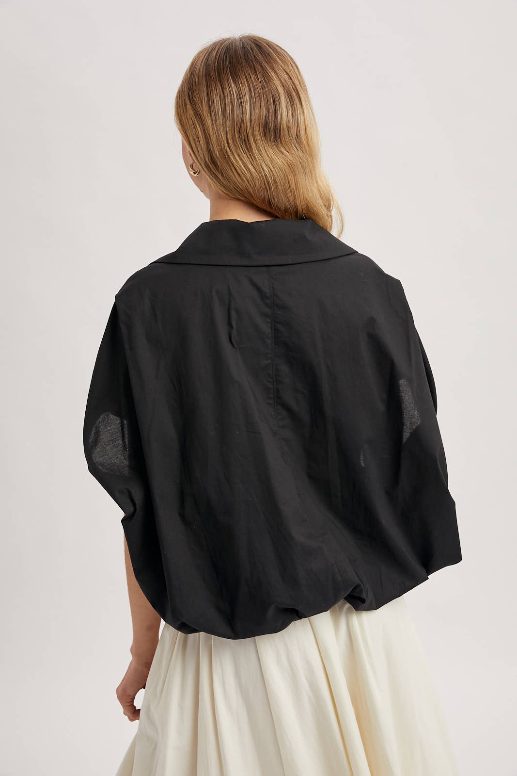 BUBBLE HEM BUTTON-UP BLOUSE