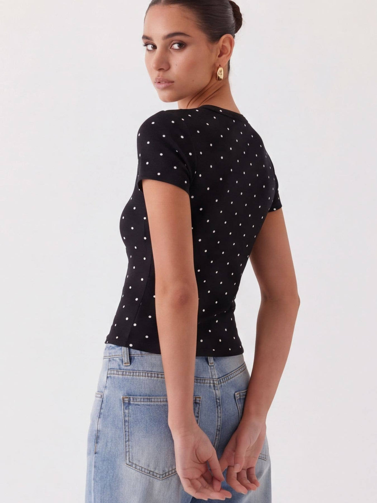 Ribbed Polka Dot Fitted Short Sleeve T-Shirt: Black