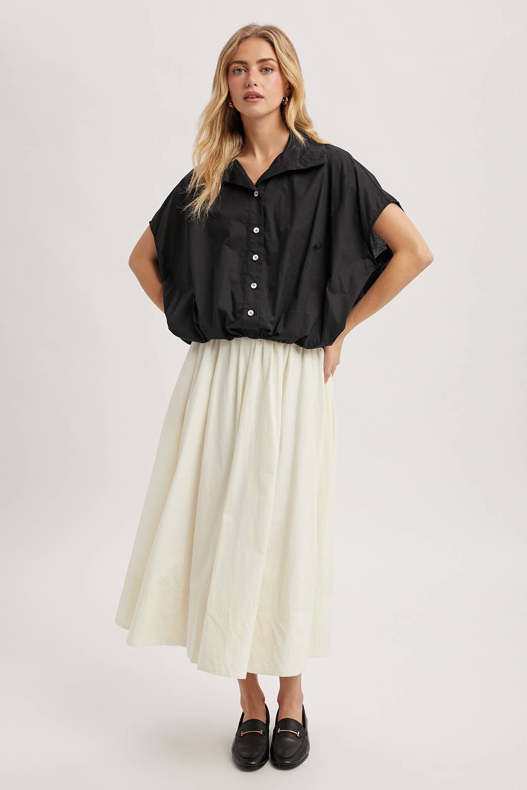 BUBBLE HEM BUTTON-UP BLOUSE