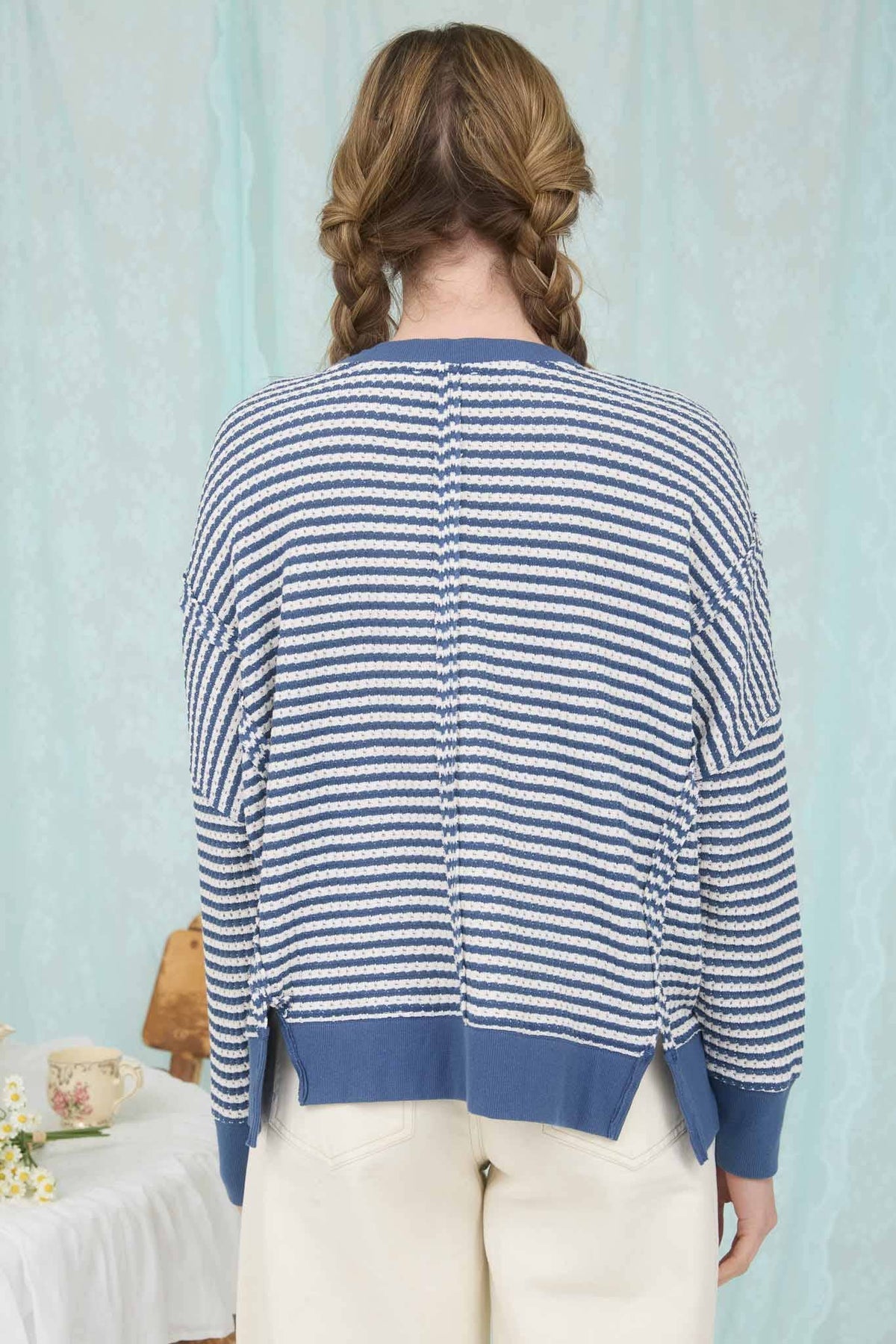 STRIPE EXPOSED SEAM SPLIT HEM LONG SLEEVE KNIT TOP : BROWN