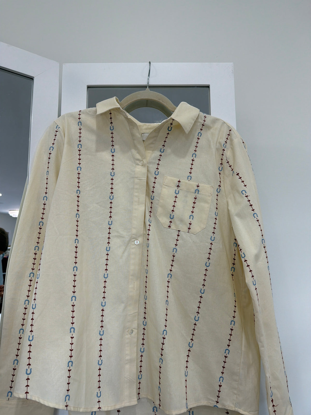 Horseshoe Collared Button Down Shirt