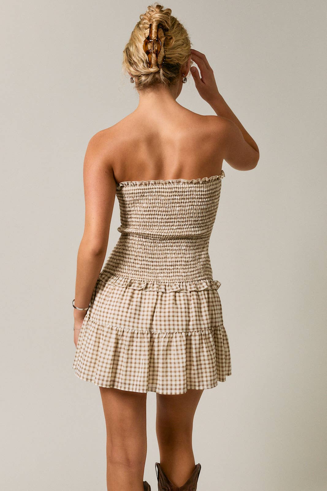 SMOCKED BODICE LOW WAIST TUBE DRESS: CREAM-BROWN GINGHAM / L