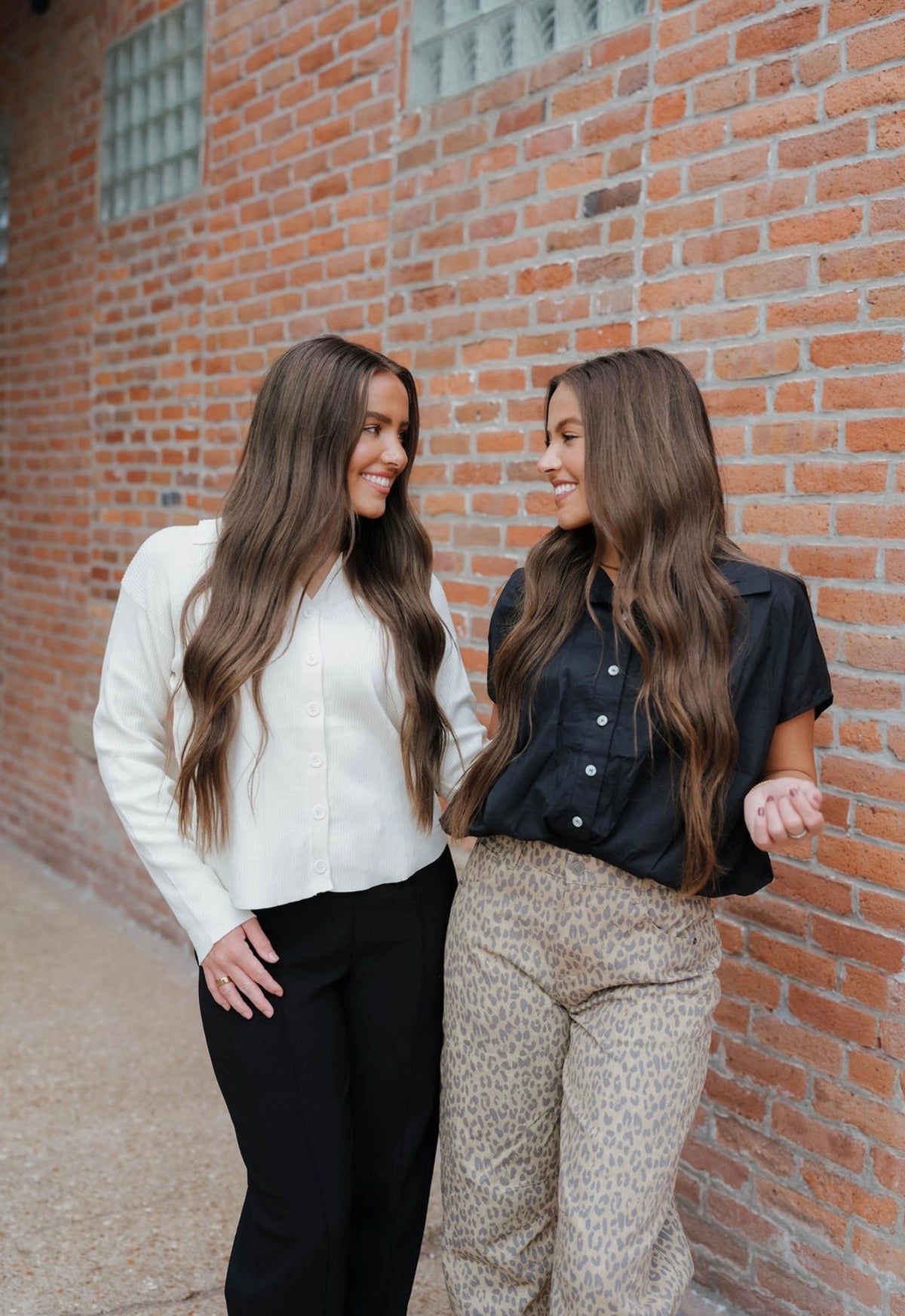 RIBBED COLLARED BUTTON-UP KNIT TOP