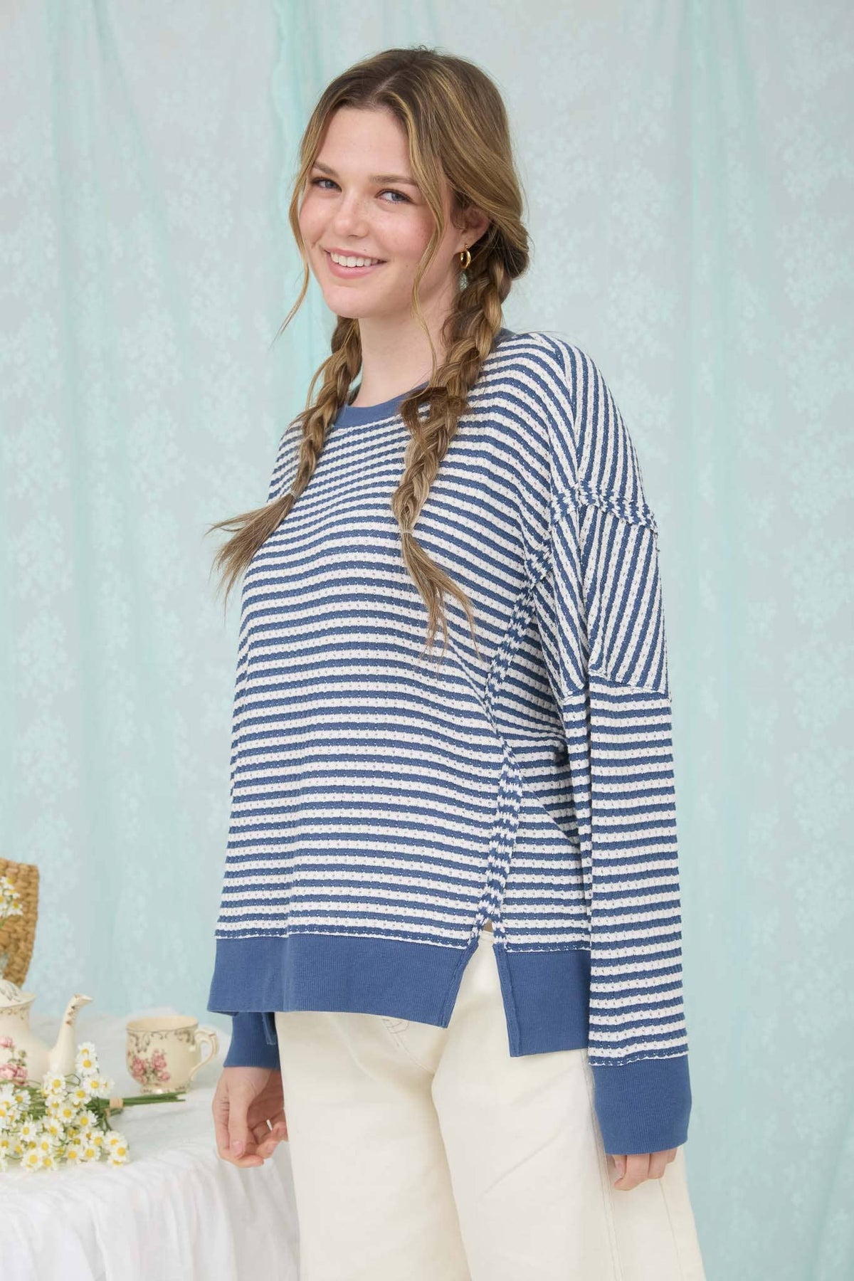 STRIPE EXPOSED SEAM SPLIT HEM LONG SLEEVE KNIT TOP : CREAM