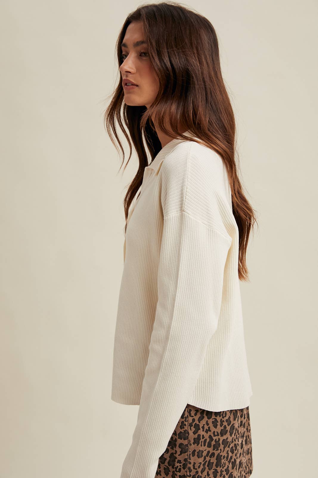 RIBBED COLLARED BUTTON-UP KNIT TOP