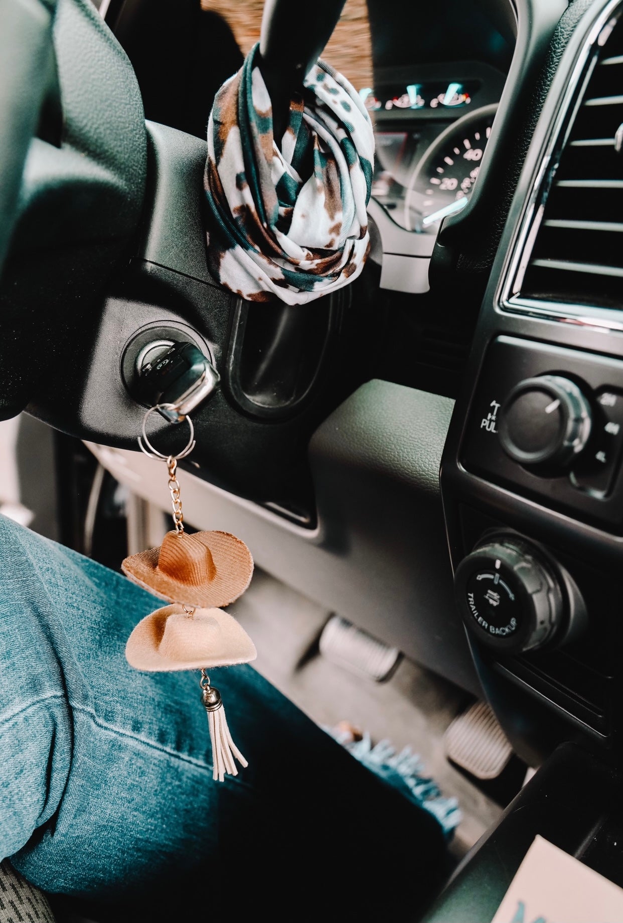 Stone & Brown Cowboy Hat Keychain